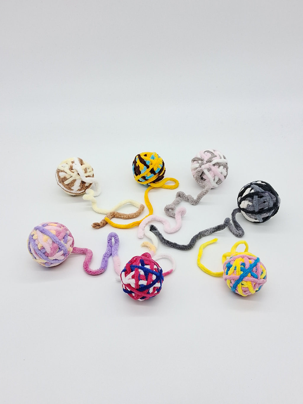 Kitty Cat Yarn Ball (SMALL)-0